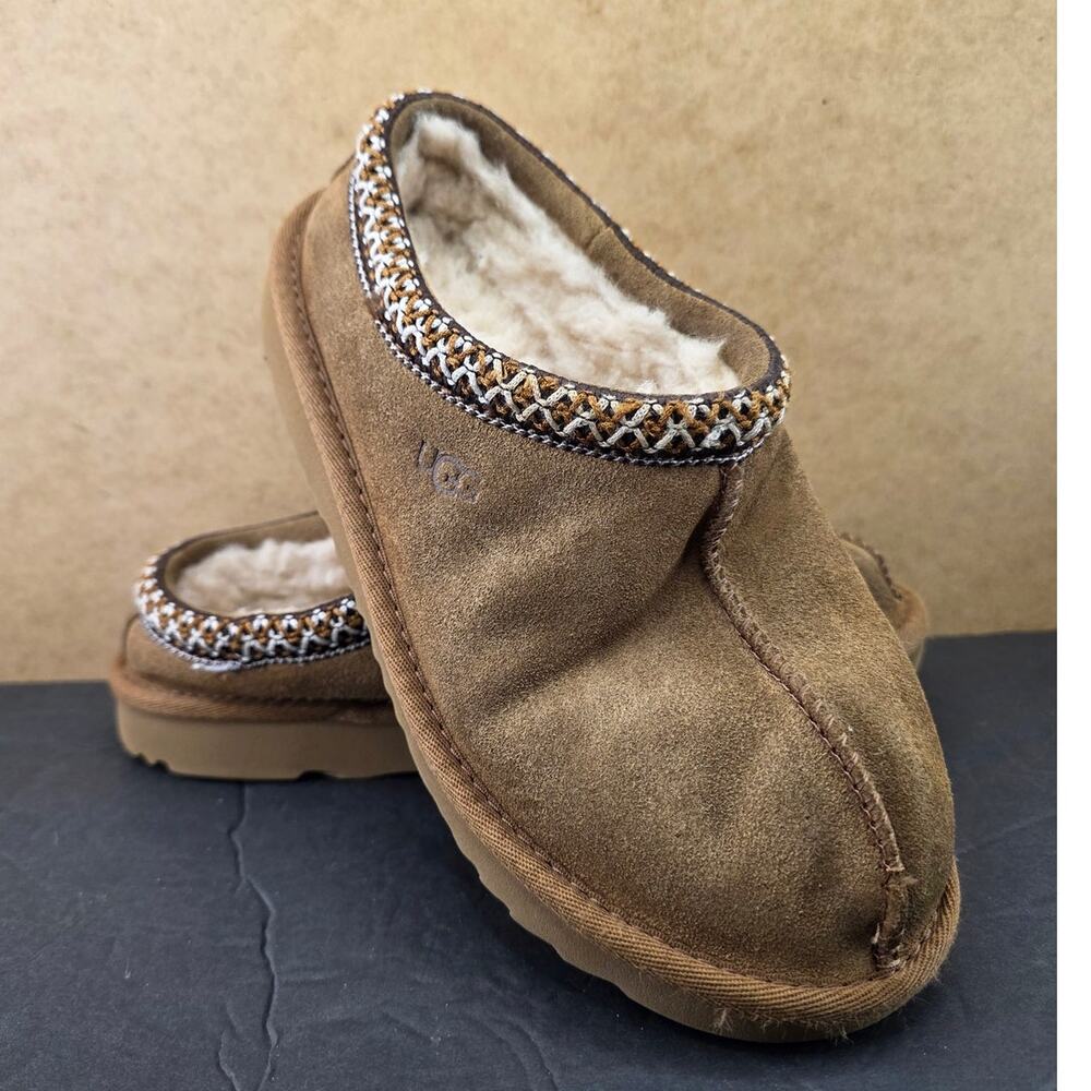 UGG Tasman slippers in chestnut suede Size 4